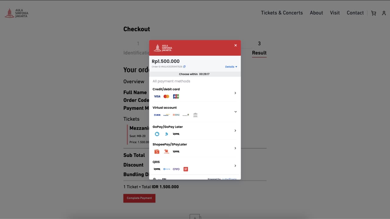 Checkout with the Midtrans payment sheet open, listing card, bank transfer and e-wallet options.